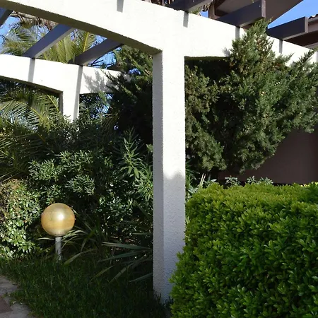 Apartment T2 Avec Piscine, Jardinet Et Parking A 250m De La A Saint-cyprien - Fr-1-225d-22