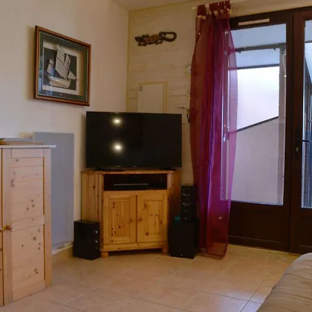 T2 Avec Piscine, Jardinet Et Parking A 250m De La A Saint-cyprien - Fr-1-225d-22 * Saint-Cyprien (Pyrenees-Orientales)