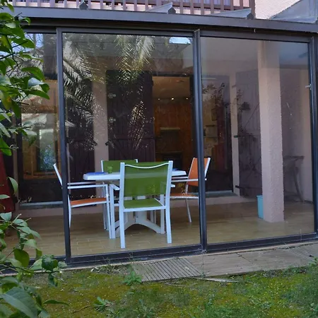 T2 Avec Piscine, Jardinet Et Parking A 250m De La A Saint-cyprien - Fr-1-225d-22 Apartment