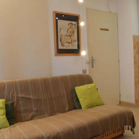 T2 Avec Piscine, Jardinet Et Parking A 250m De La A Saint-cyprien - Fr-1-225d-22 Apartment *